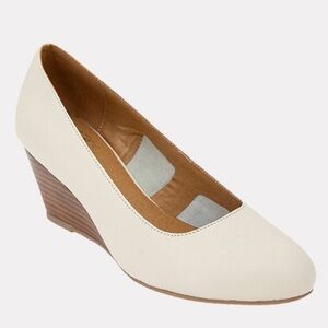 Andre Assous Khloe Leather Block Heels Women’s 6.5M Ivory Cream Round Toe Pumps